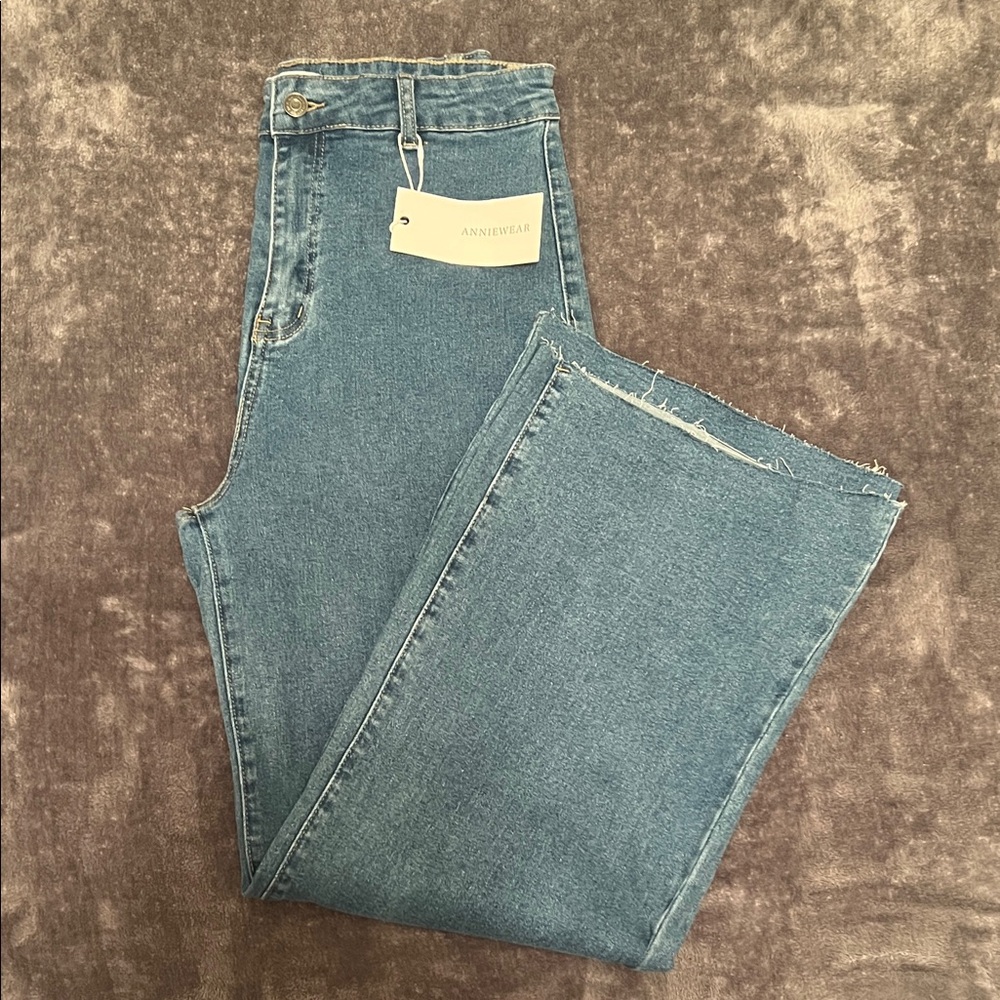Anniewear Cropped Flare Jean